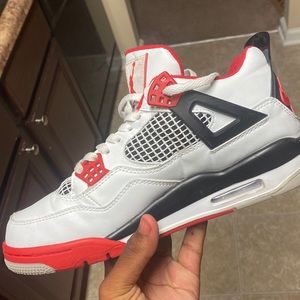 Jordan 4s